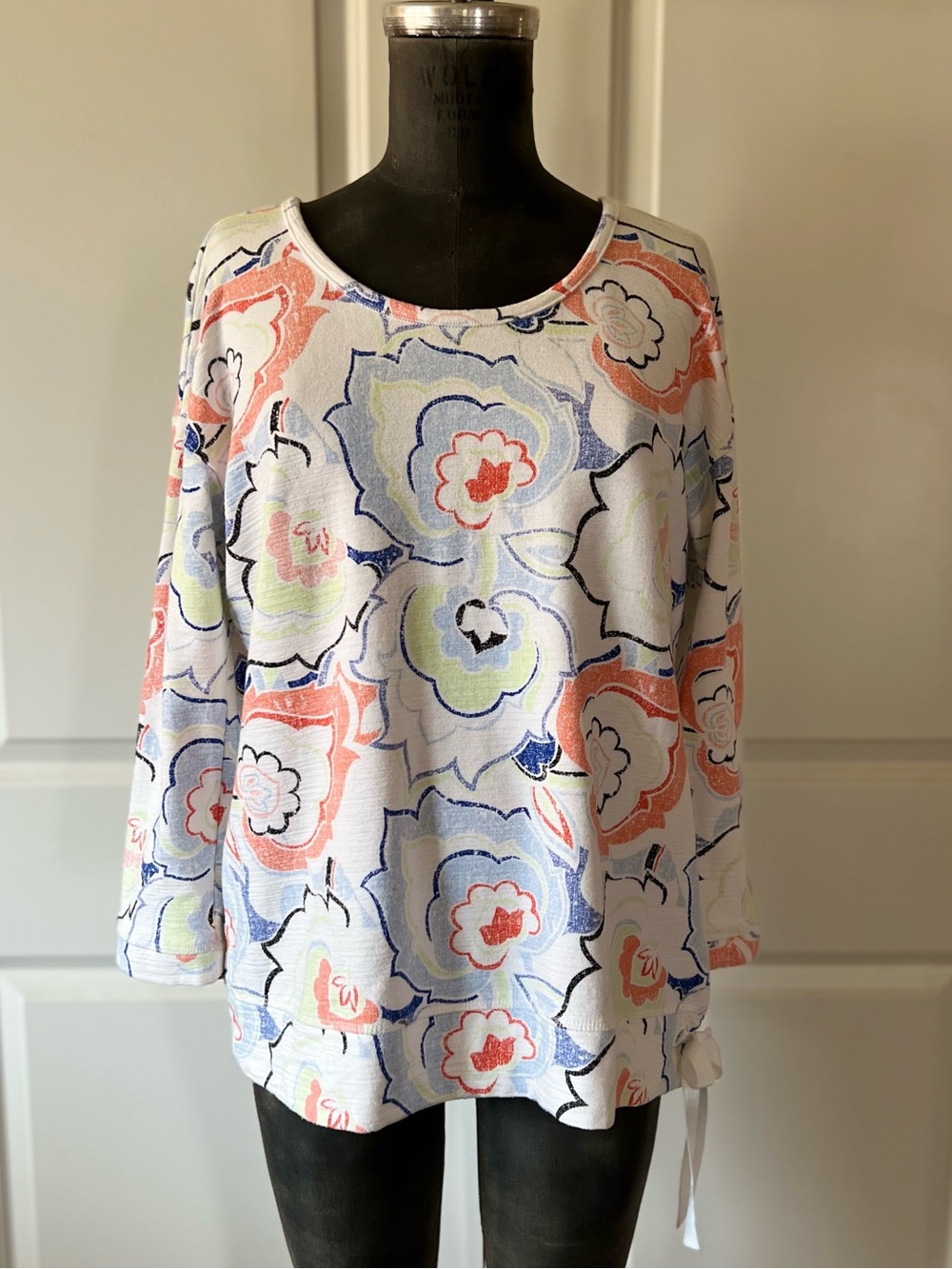 T by Talbots UPF 50+ Floral Print Side Tie Top Size Medium
